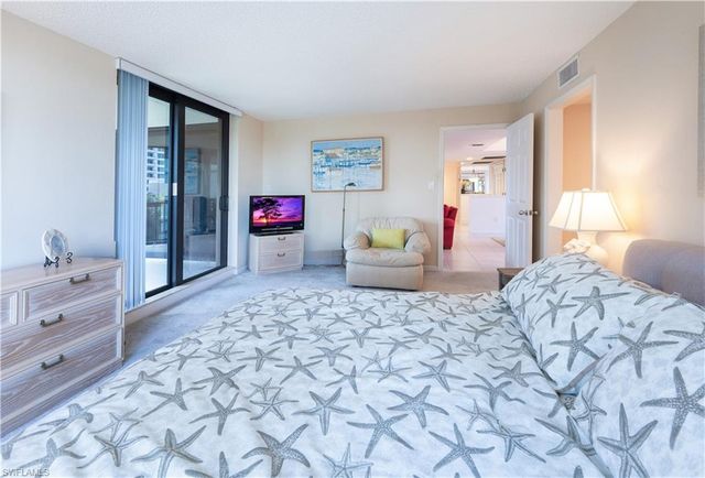 4551 Gulf Shore BLVD N 306, Naples, FL 34103
