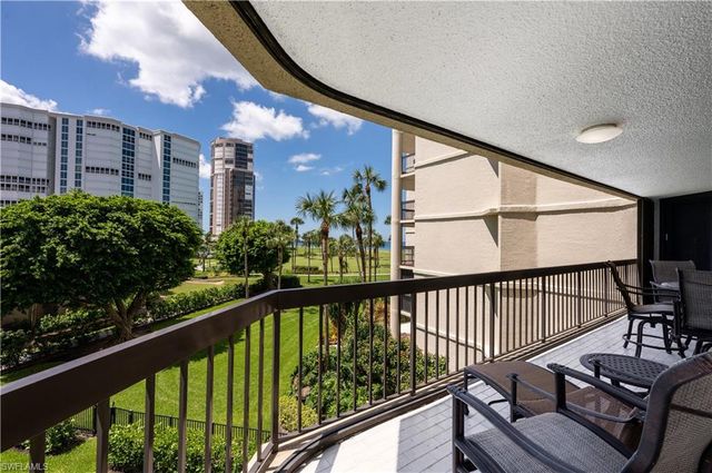 4551 Gulf Shore BLVD N 306, Naples, FL 34103