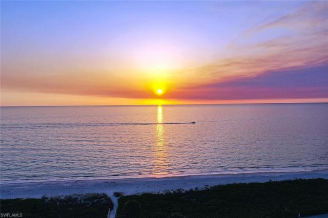 4551 Gulf Shore BLVD N 306, Naples, FL 34103
