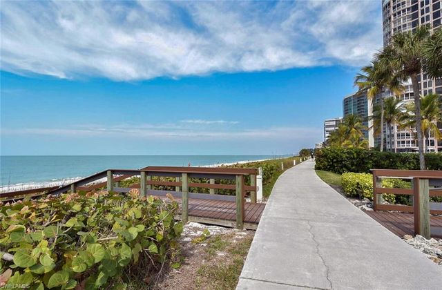 4551 Gulf Shore BLVD N 306, Naples, FL 34103