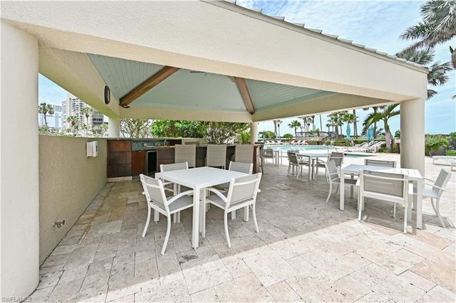 4551 Gulf Shore BLVD N 306, Naples, FL 34103