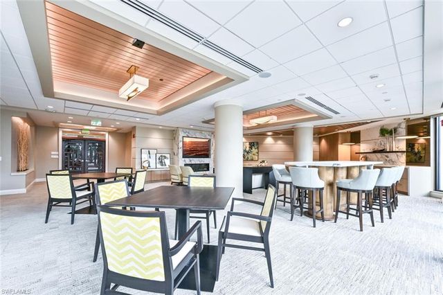 4551 Gulf Shore BLVD N 306, Naples, FL 34103
