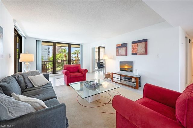 4551 Gulf Shore BLVD N 306, Naples, FL 34103