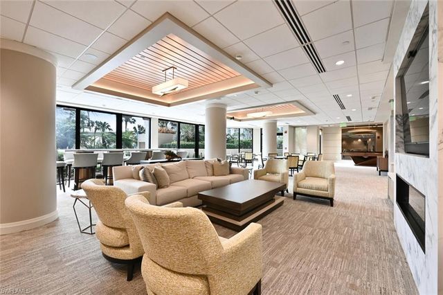 4551 Gulf Shore BLVD N 306, Naples, FL 34103