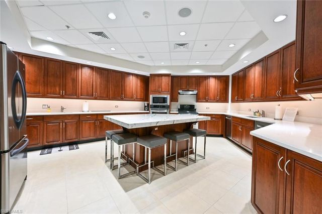 4551 Gulf Shore BLVD N 306, Naples, FL 34103