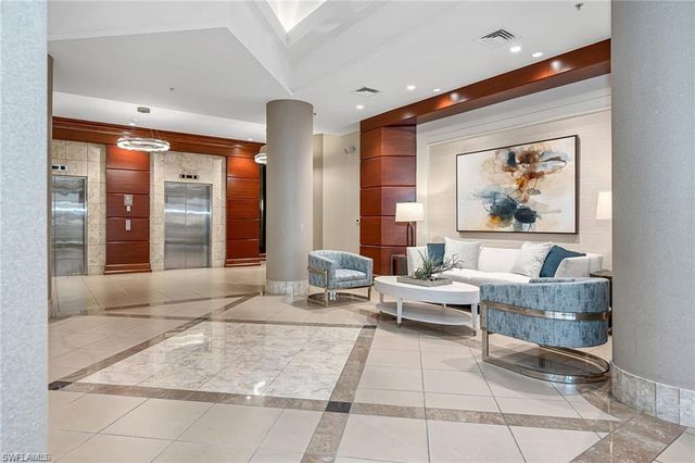4551 Gulf Shore BLVD N 306, Naples, FL 34103