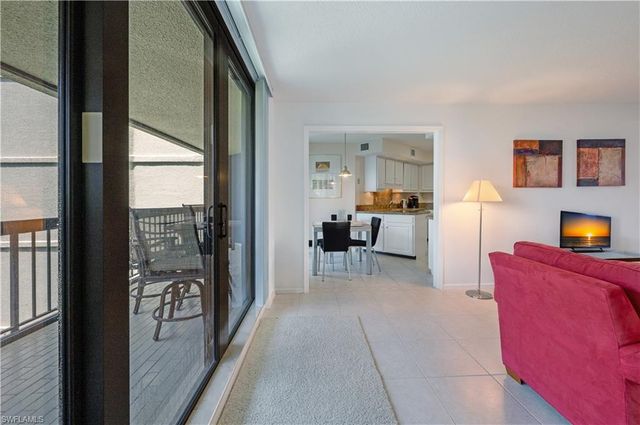 4551 Gulf Shore BLVD N 306, Naples, FL 34103