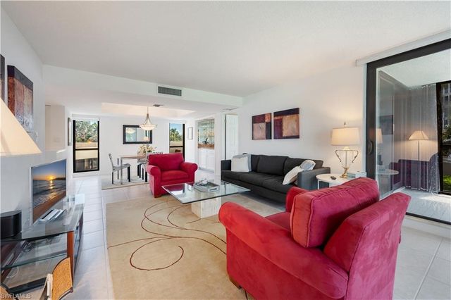 4551 Gulf Shore BLVD N 306, Naples, FL 34103