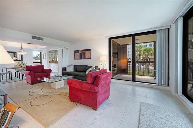 4551 Gulf Shore BLVD N 306, Naples, FL 34103