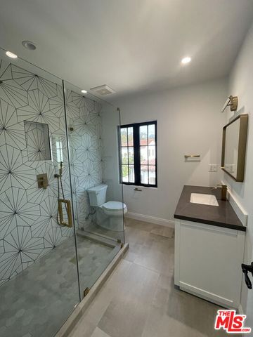 2300 N Commonwealth Avenue, Los Angeles, CA 90027