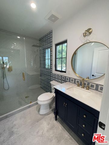 2300 N Commonwealth Avenue, Los Angeles, CA 90027