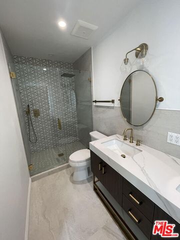 2300 N Commonwealth Avenue, Los Angeles, CA 90027