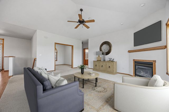 766 36th Street S, Moorhead, MN 56560