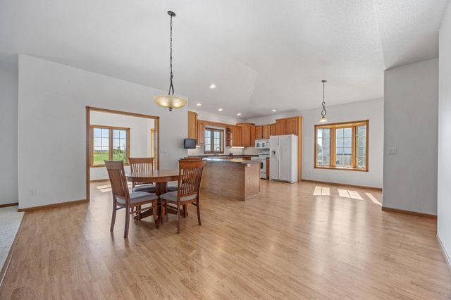 766 36th Street S, Moorhead, MN 56560
