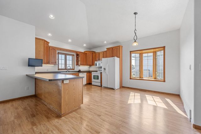 766 36th Street S, Moorhead, MN 56560