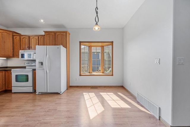 766 36th Street S, Moorhead, MN 56560