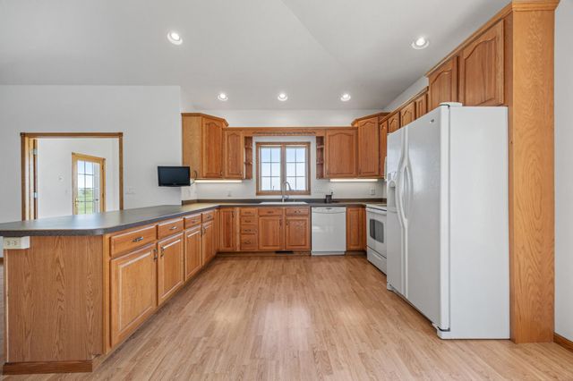 766 36th Street S, Moorhead, MN 56560