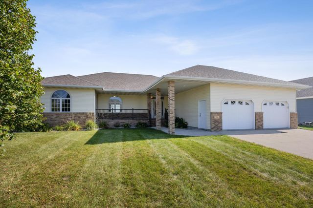 766 36th Street S, Moorhead, MN 56560