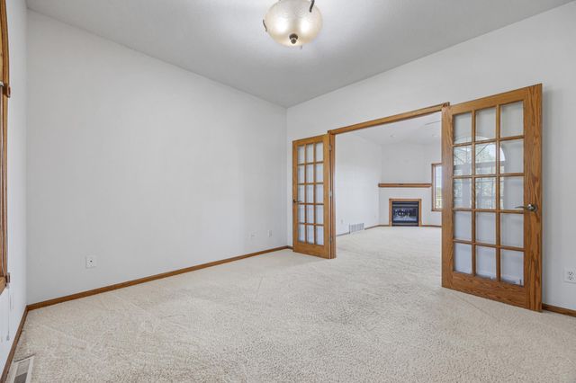 766 36th Street S, Moorhead, MN 56560