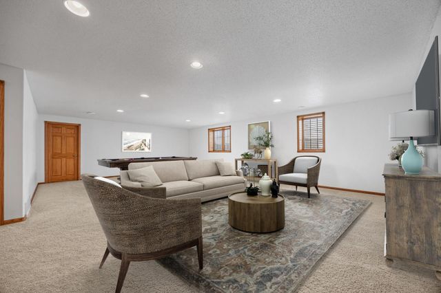 766 36th Street S, Moorhead, MN 56560