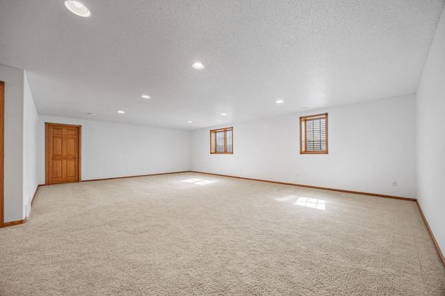 766 36th Street S, Moorhead, MN 56560
