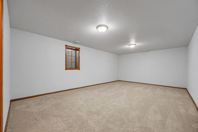766 36th Street S, Moorhead, MN 56560