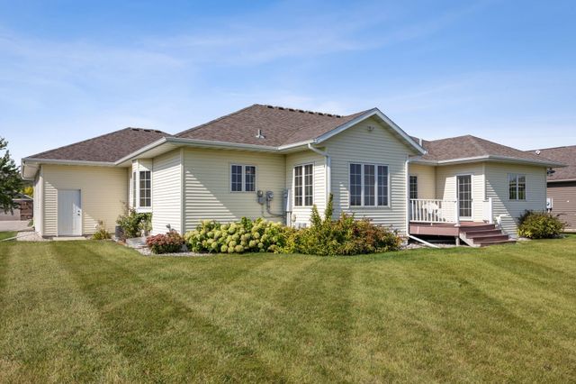 766 36th Street S, Moorhead, MN 56560