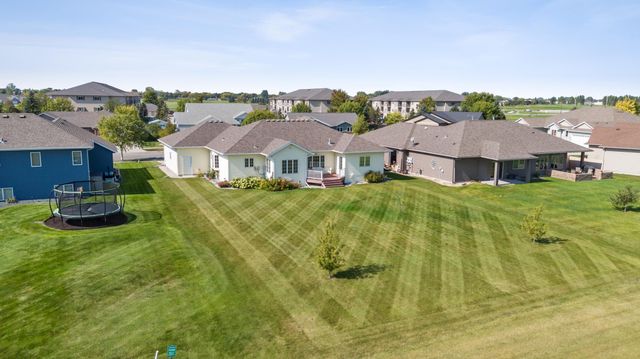 766 36th Street S, Moorhead, MN 56560