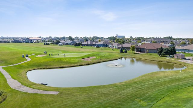 766 36th Street S, Moorhead, MN 56560