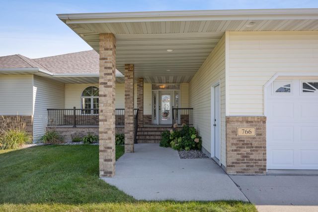 766 36th Street S, Moorhead, MN 56560