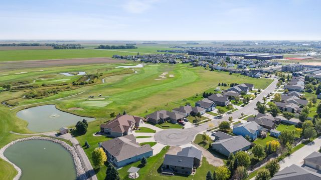 766 36th Street S, Moorhead, MN 56560