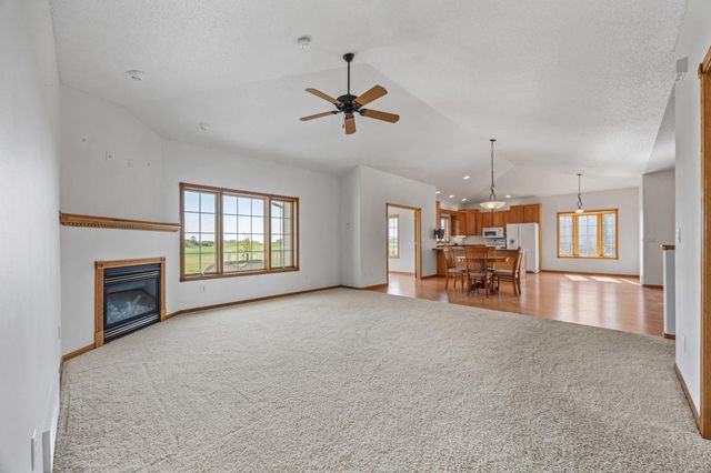 766 36th Street S, Moorhead, MN 56560