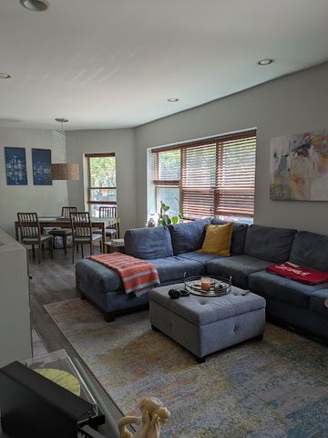 828 W AGATITE Avenue 1, Chicago, IL 60640