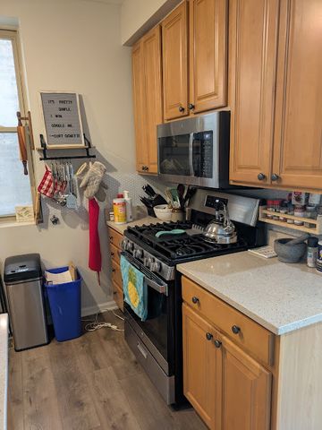 828 W AGATITE Avenue 1, Chicago, IL 60640