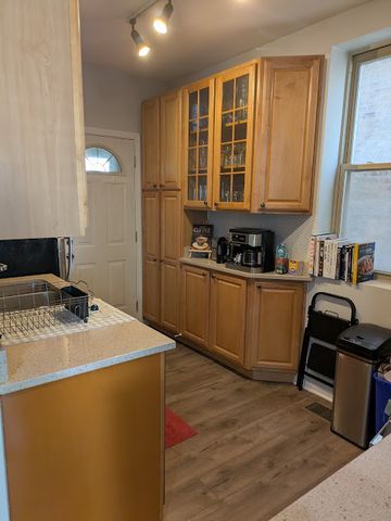 828 W AGATITE Avenue 1, Chicago, IL 60640