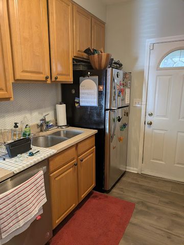 828 W AGATITE Avenue 1, Chicago, IL 60640