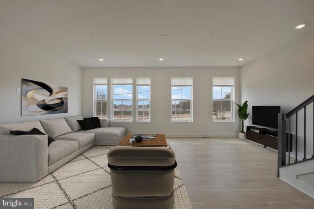 7268 CONTEE RD, Laurel, MD 20707