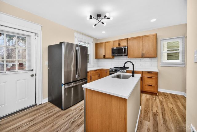 1989 Kinney Avenue, Cincinnati, OH 45207