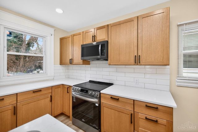 1989 Kinney Avenue, Cincinnati, OH 45207