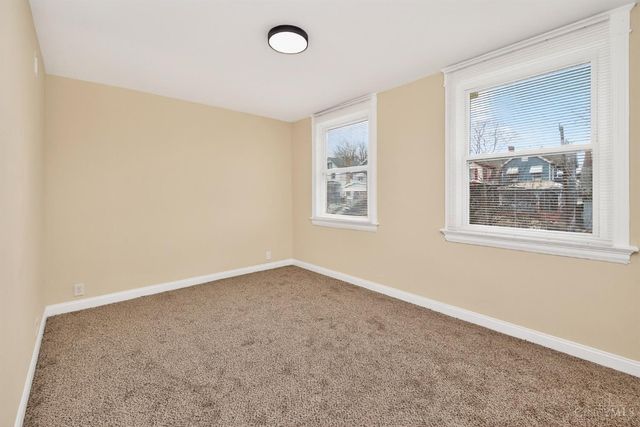 1989 Kinney Avenue, Cincinnati, OH 45207