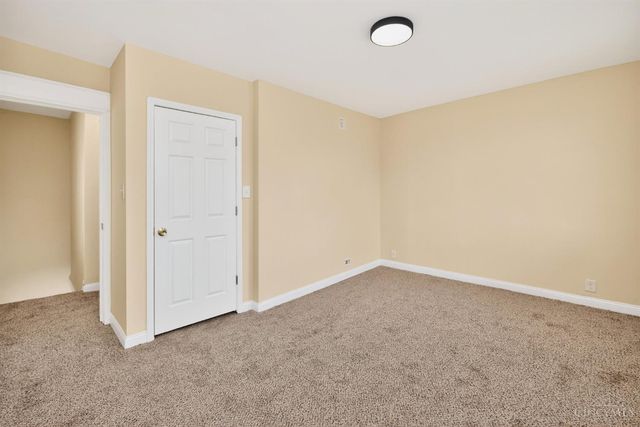 1989 Kinney Avenue, Cincinnati, OH 45207