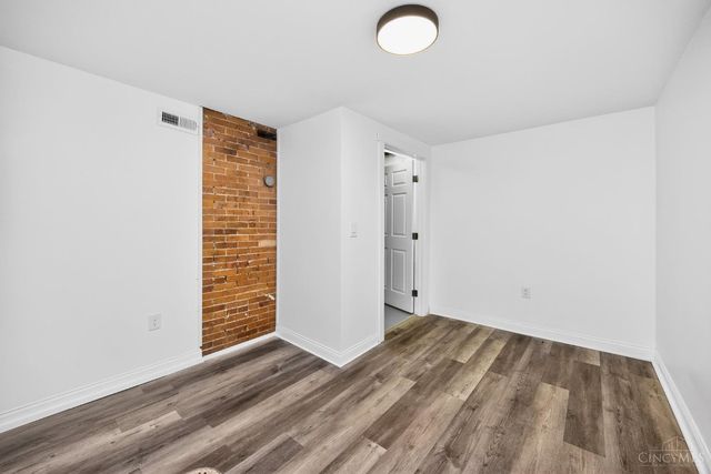 1989 Kinney Avenue, Cincinnati, OH 45207