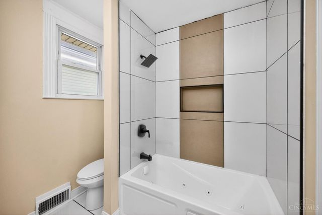 1989 Kinney Avenue, Cincinnati, OH 45207