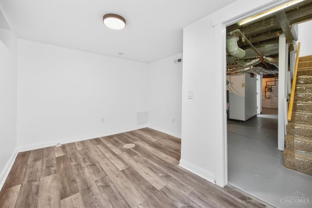 1989 Kinney Avenue, Cincinnati, OH 45207