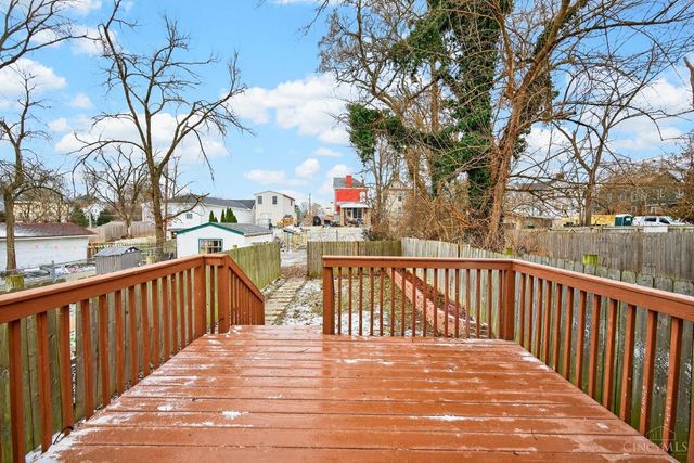 1989 Kinney Avenue, Cincinnati, OH 45207