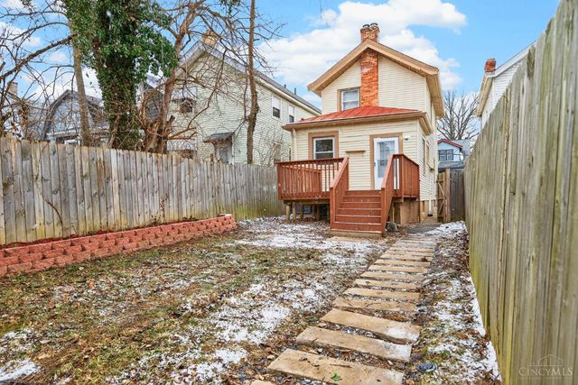 1989 Kinney Avenue, Cincinnati, OH 45207