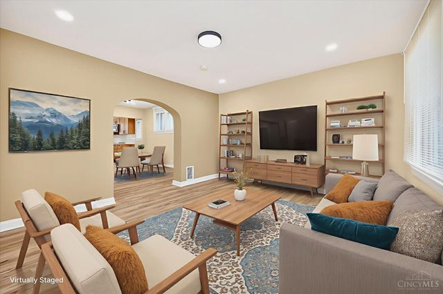 1989 Kinney Avenue, Cincinnati, OH 45207