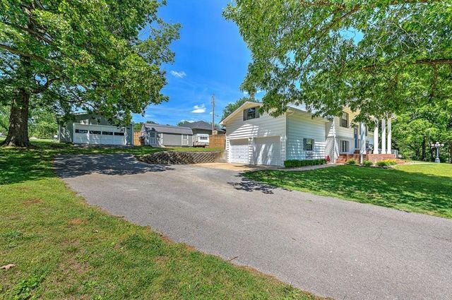 3601 W Seneca Court, Rogers, AR 72758