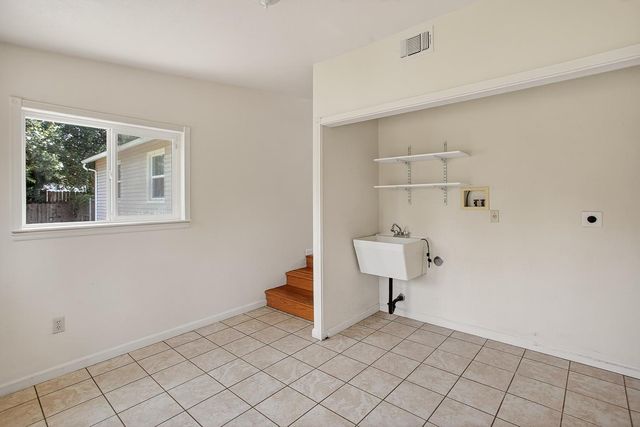 1099 Villa Vista Ave, Yuba City, CA 95991