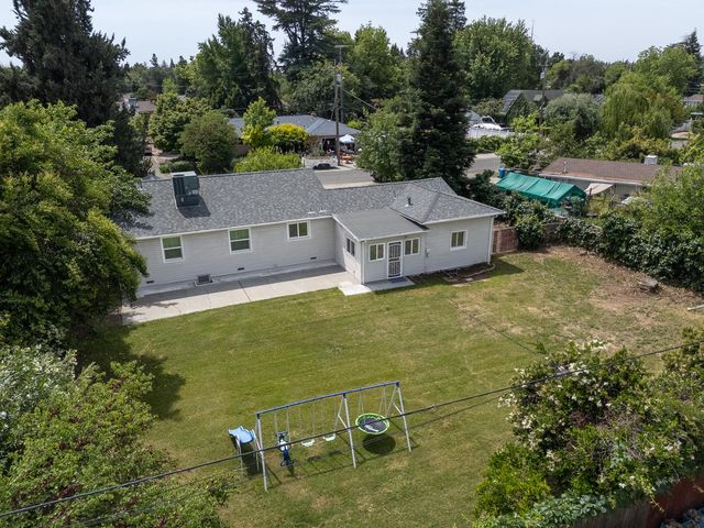 1099 Villa Vista Ave, Yuba City, CA 95991
